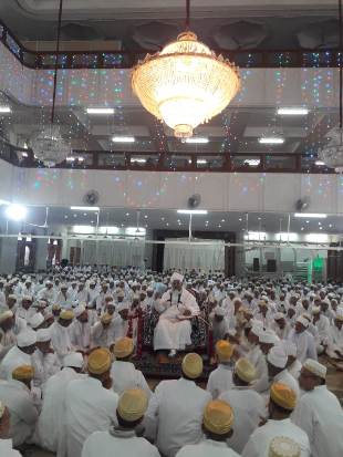 Eid ul Fitr: Aqaa Maulaa in Nooraani Masjid